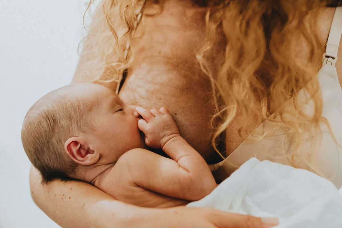 Borstvoeding aanleggen van je baby - Mammie